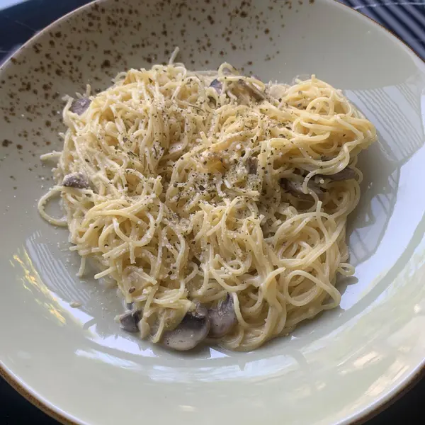 hasari-cafe - CARBONARA PASTA