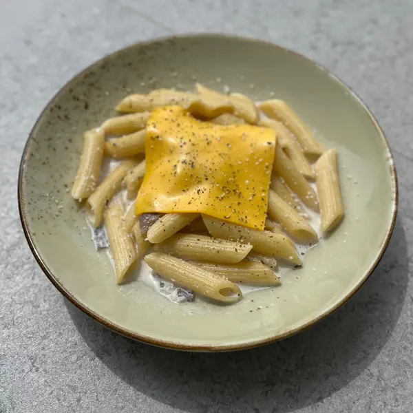 hasari-cafe - GARLIC MUSHROOM CHEESE PASTA