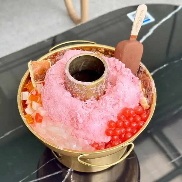 hasari-cafe - STRAWBERRY BLISS STEAMBOAT