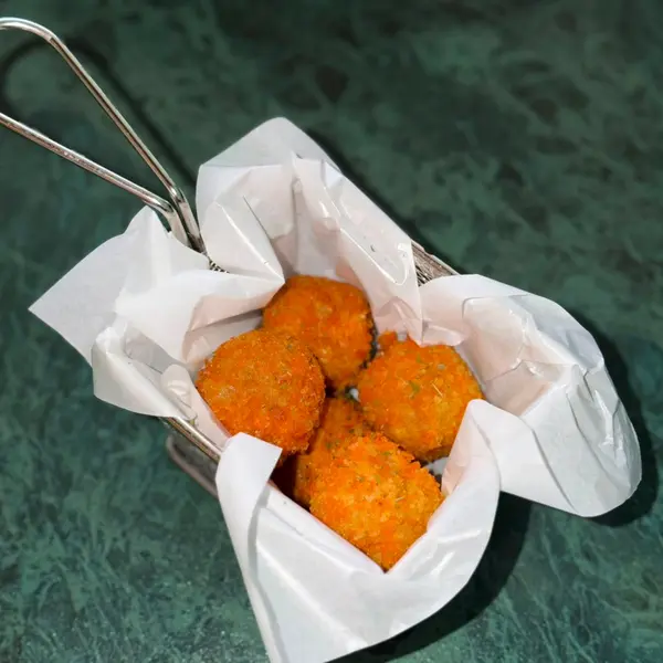 hasari-cafe - CHICKEN CHEEZY BALL