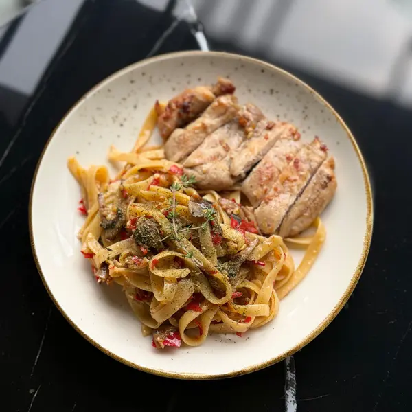 hasari-cafe - AGLIO OLIO WITH GRILL CHICKEN