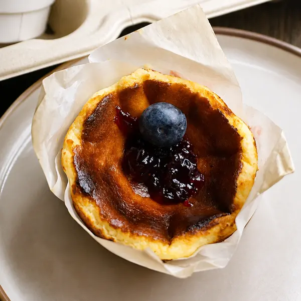 hasari-cafe - BURNT CHEESECAKE BLUEBERRY