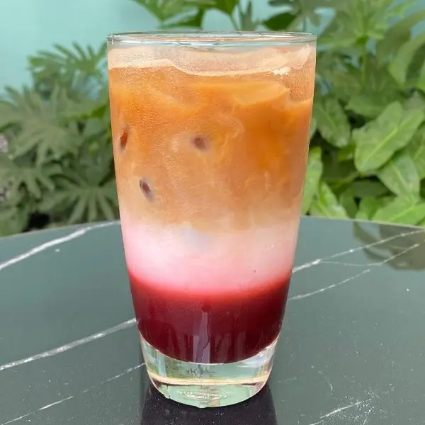 hasari-cafe - RED VELVET COFFEE