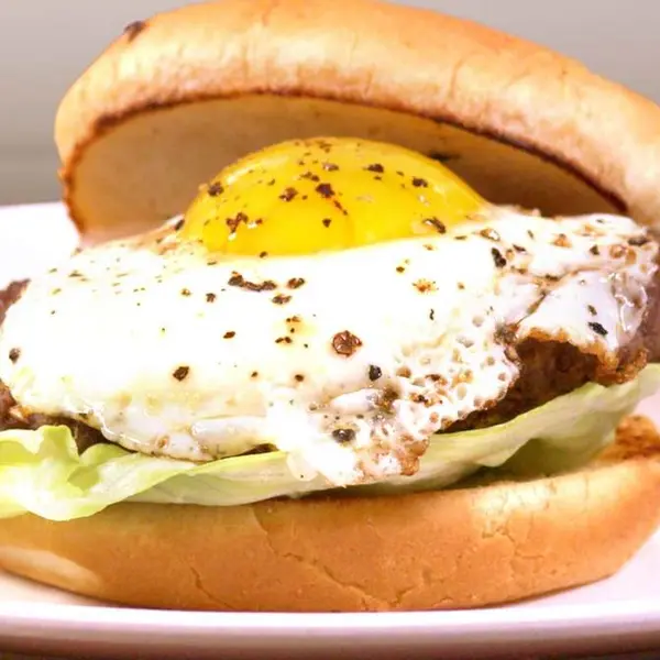 hawaii-cafe - Burger with Egg