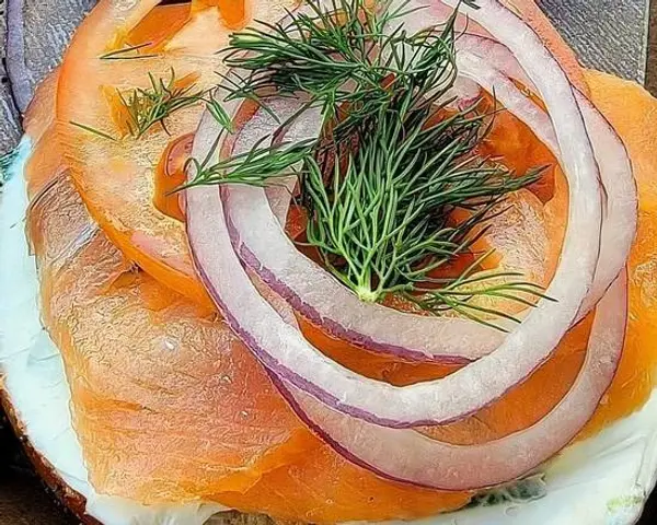 henry-higgins-boiled-bagels - 8 oz Smoked Salmon