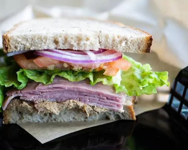 henry-higgins-boiled-bagels - Corned Beef Sandwich (Cold)