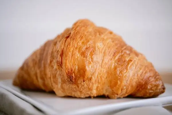 henrys-house-of-coffee - Croissant