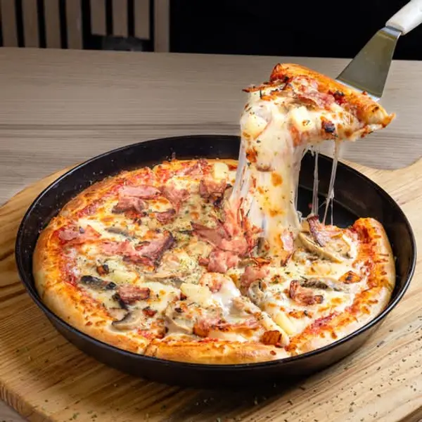 hero-pizza - Hawaian  Chicken