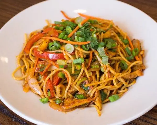 himalayan-pizza-and-momo - Chicken Chow Mein