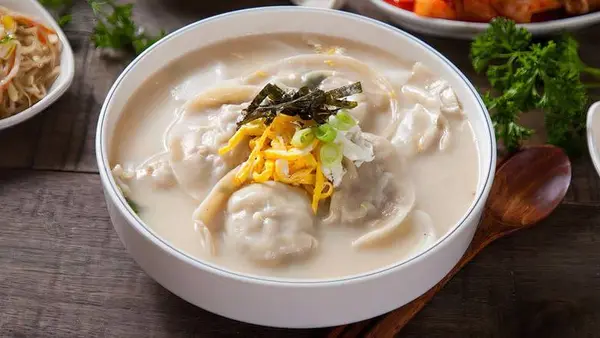 hodori - Dumpling Soup (Mandu Soup)