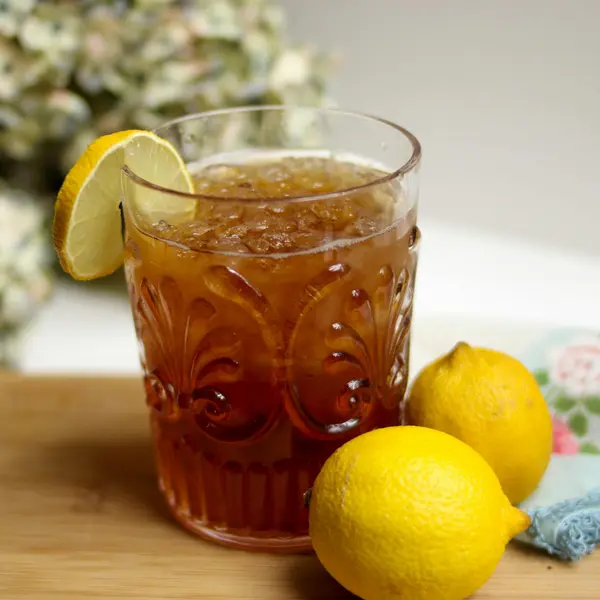 holly-holistic - Lemon Iced Tea