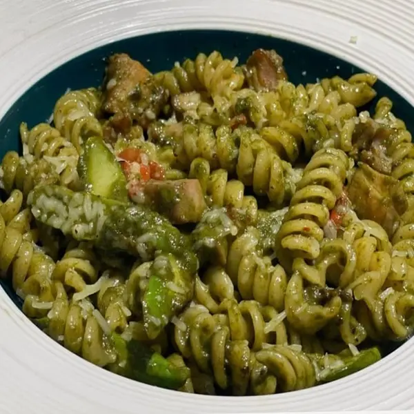 homebrown - Chicken Pesto Fusilli