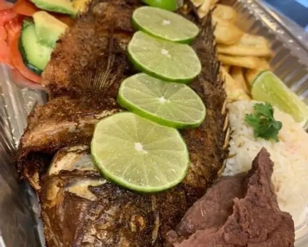 honduras-kitchen - Whole Fried Fish (Mojarra Frita)