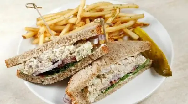 honey-honey-cafe-crepery - Tuna Sandwich