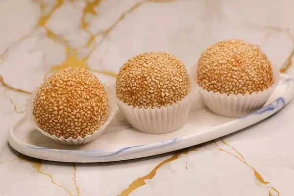 hong-kong-lounge - Fried Sesame Balls