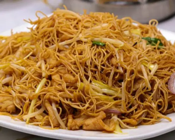 hong-kong-lounge - Soy Sauce Chicken Chow Mein