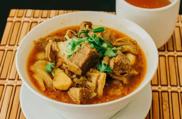 hons-wun-tun-house - B14.咖喱牛腩雲吞麵 / 粉 Curry Beef Brisket Wun-tun Noodle Soup