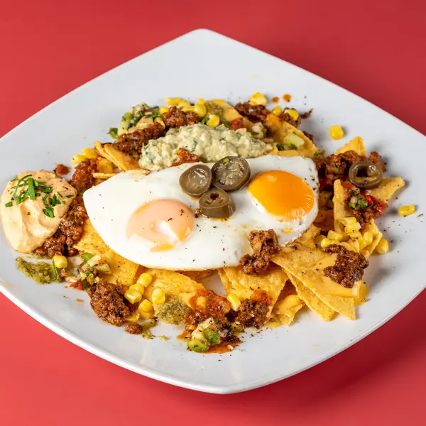 hoppers-cafe-street-food - Chilaquiles verdes