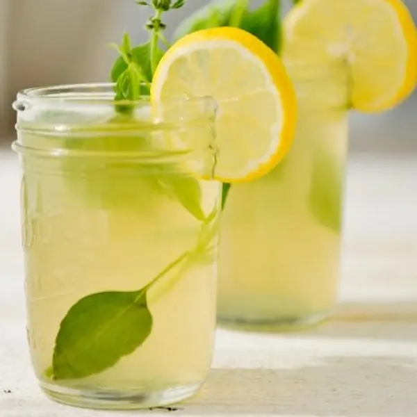 hoppers-cafe-street-food - Homemade Lemonade with organic Agave