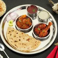 hotel-kolhapuri-tadka-branch-3 - main course