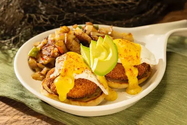 huckleberrys - Crab Cake Benedict