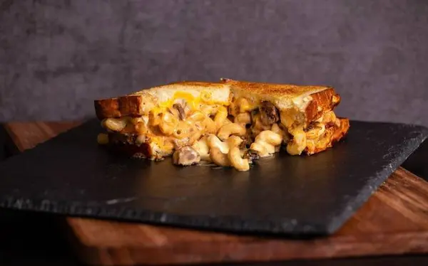 i-heart-mac-and-cheese - The Best of Both Worlds