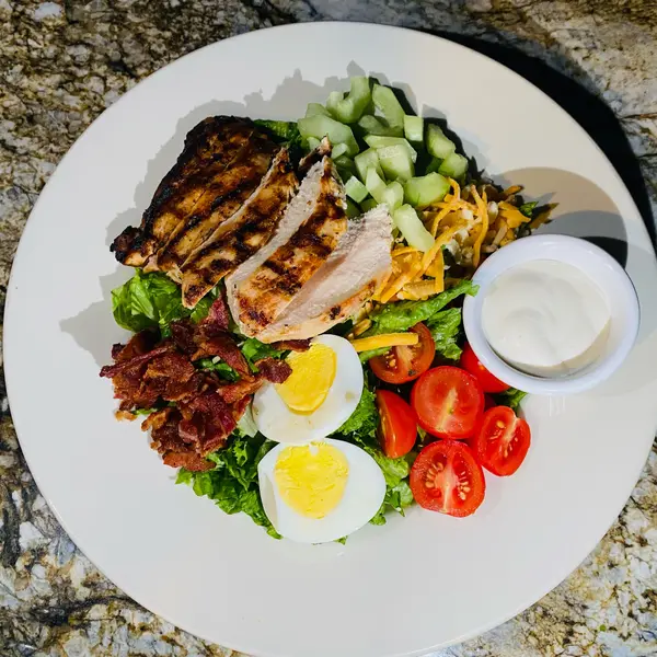 ibiza - Chicken Cobb Salad 