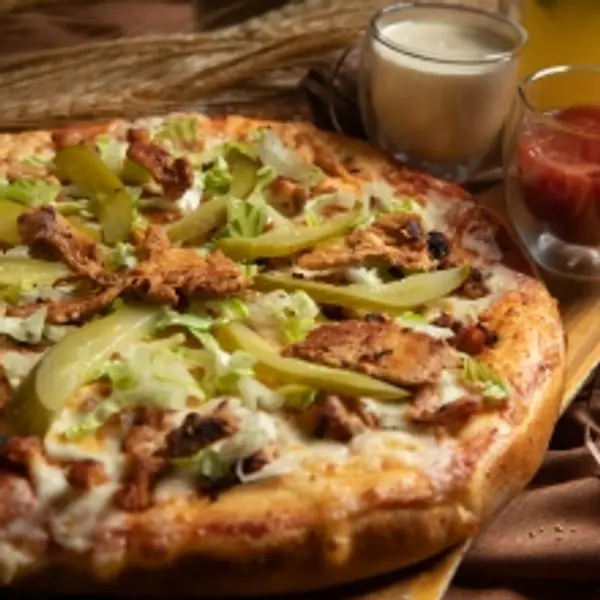 impero-restaurant - Chicken shawarma pizza