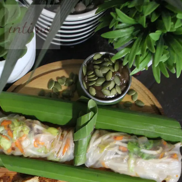 intimo-wine-bar-restaurant - Asian  Wraps