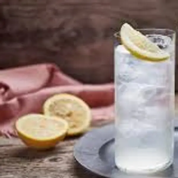 intimo-wine-bar-restaurant - Tom Collins