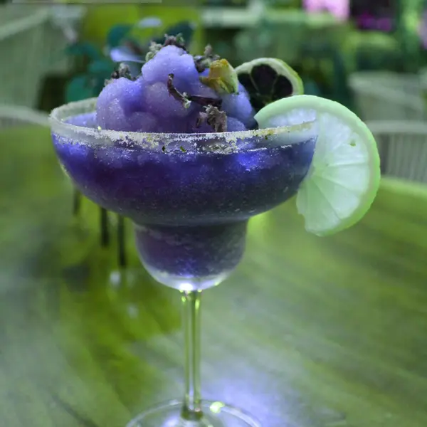 intimo-wine-bar-restaurant - Lavender Lemonade Margarita