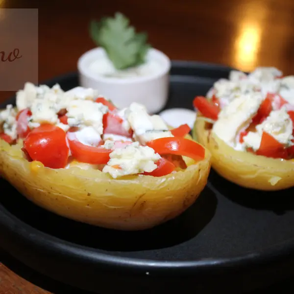 intimo-wine-bar-restaurant - Papas Roquefort