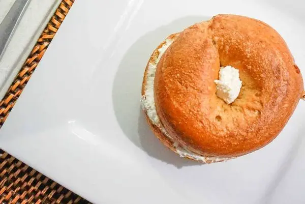 java-beach-cafe - Bagel with Cream Cheese