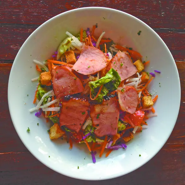 java-flava-cafe - Smoked Duck Salad