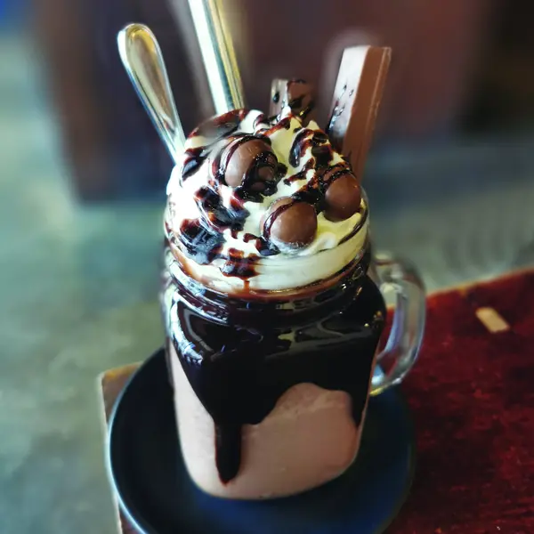 java-flava-cafe - Chocolate Mess Frappe