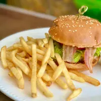 jc-mar-cafe-and-bistro - Hamburguesas