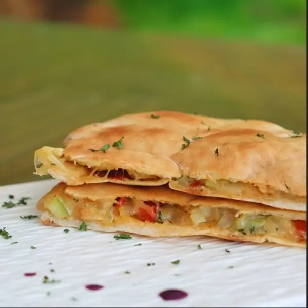 jc-mar-cafe-and-bistro - Tostada vegetariana