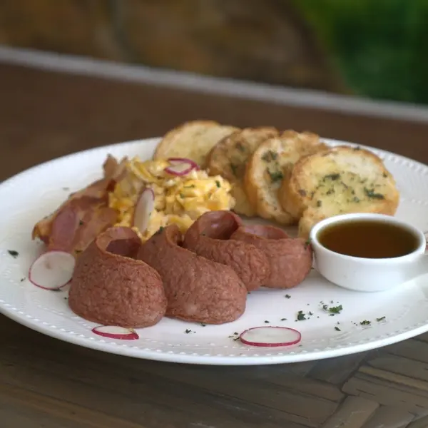 jc-mar-cafe-and-bistro - American breakfast