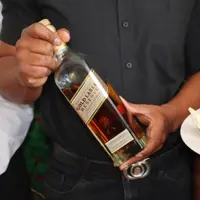 jc-mar-cafe-and-bistro - Whisky botellas