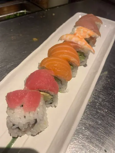 jensai-sushi - Rainbow Roll