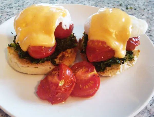 jessies-breakfast - Bacon tomatoes spinach eggs.benedict