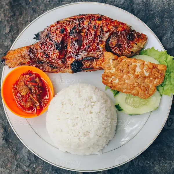 kalabash - Jollof Rice  w Fish