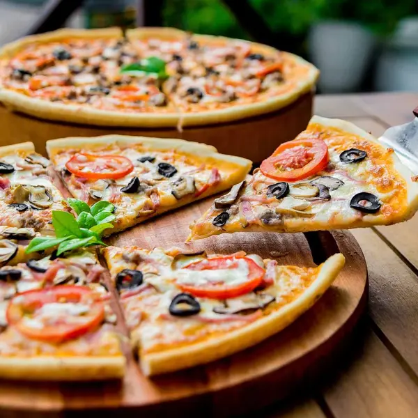 khazri-recreation-and-health - Pizza qarışıq