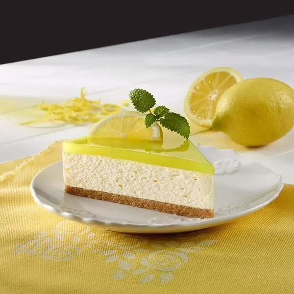 khazri-recreation-and-health - Cheesecake with New York lemon sauce