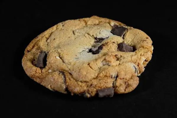 killer-burger - Sandy's Amazing Chocolate Chunk Manifesto® Cookie