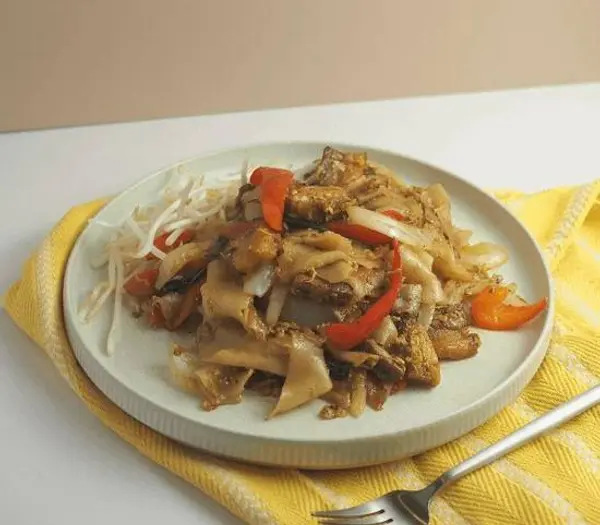 kinara-thai-bistro - Drunken Noodles