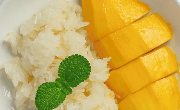 kinara-thai-bistro - Mango and Coconut Sticky Rice