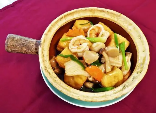 king-kee - Seafood with Braised Tofu Clay Pot 海鮮豆腐煲