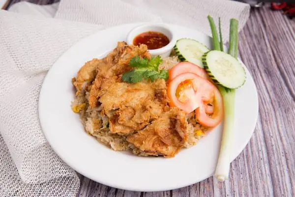 king-of-thai-noodle - Fried Chicken Over Fried Rice