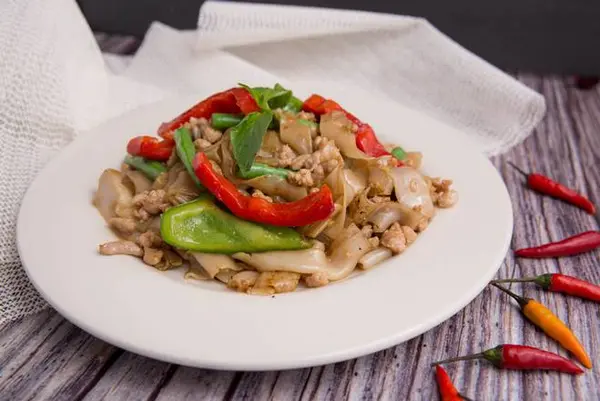 king-of-thai-noodle - Pad Kee Mao Noodle